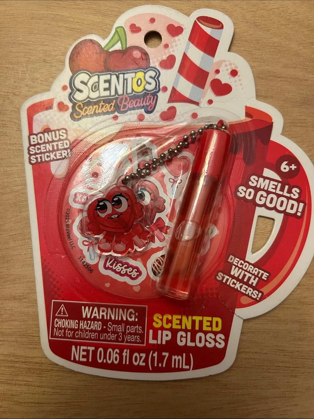 Free with Bundle New girls Scentos scented lip gloss Set